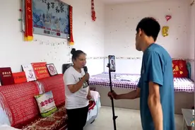 【甘快看】网信新农人马水丽夫妻：身残志坚做直播 同心撑起幸福家图片