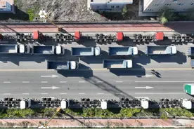 新疆塔城：中哈边城贸易忙图片