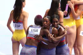 巴黎奥运会丨田径——女子4X400米接力赛况图片