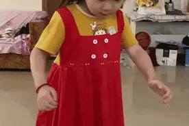 曾让全网心疼的豆豆，上小学了！图片