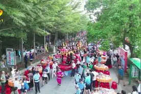 疍家渔民婚俗表演吸引八方游客图片