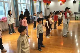 乐学时光，成长飞扬——泰安市泰山区财源街道乐园社区乐学托管课堂开课图片
