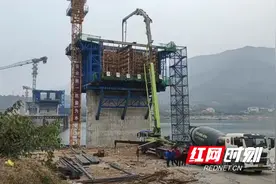 双牌潇水二桥8号主墩0号块砼顺利浇筑图片