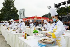 舌尖上的狂欢 丰都举行麻辣鸡美食节技能大赛图片