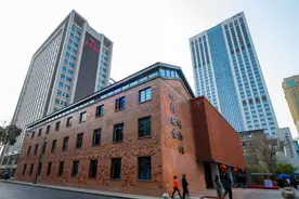 四川报业博物馆开馆，国内首张都市报《华西都市报》创刊号入驻图片