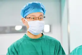 腰椎管狭窄症令九旬老人行走困难，微创手术让其重拾生活信心图片