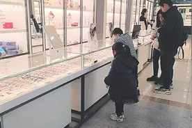 角膜塑形镜风靡，怎么戴更安全？图片