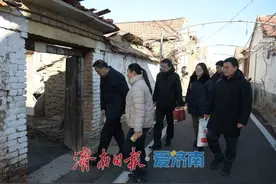 济南市农业综合行政执法支队春节前走访慰问驻村“第一书记”图片