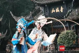 大年初二 青城山-都江堰景区开启“蛇年限定版”模式图片