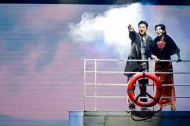 “钱学森”回到69年前的归国第一站，“两弹一星”授勋25周年之际献演香港图片