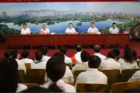 躬耕教坛 强国有我图片