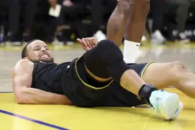 NBA｜库里伤退 将接受核磁共振检查图片