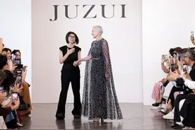 2025春夏纽约时装周“盛开”花样新中式图片