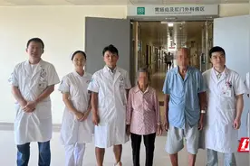 张家界市人民医院胃肠外科完成张家界首例超低位直肠癌并肝转移肝肠肿瘤同切保肛手术图片