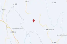 拍客｜凉山5.0级地震现场山体坍塌  73名消防员赶赴震中220人集结待命图片