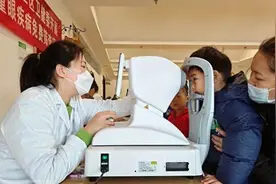 洛阳筛查入园儿童视力：至少1/5异常图片