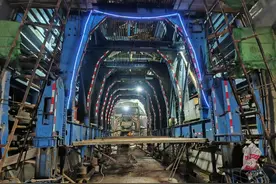 这段铁路23座隧道全部贯通！西部陆海新通道建设有新进展图片