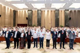 武汉市文艺志愿者协会第一届一次会员大会召开图片