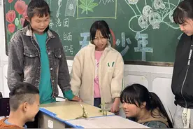 鹤峰县五里乡下洞小学语文课堂“玩儿味十足”图片