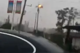 湖南沅江3名工人电线杆上施工发生危险事故？当地多部门回应图片