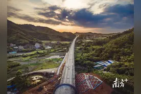 多图｜广湛高铁茂名段无砟轨道完工，铺轨进入倒计时图片