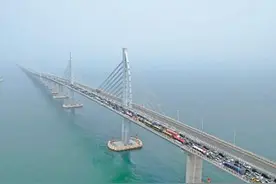 港珠澳大桥游火热图片