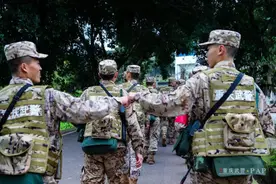 战斗军营 | 寒冬沙场练兵忙图片