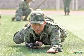 选择“二次入伍”的他们：再次穿上军装，遇见更好的自己图片