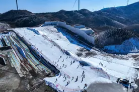 追光丨滑雪还要去北方？请来广西试一试！图片
