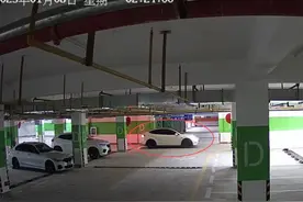 一小偷驾驶偷盗车辆在地库巡游、逐个拉车门继续偷盗，民警：他挑高档小区下手，未接受正规驾驶培训图片