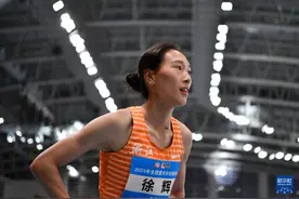 田径——全国室内锦标赛：徐辉获女子1500米冠军图片