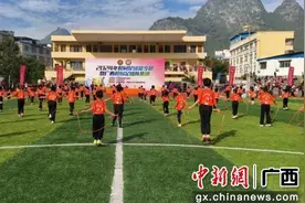 2024年校园足球夏令营暨广西校园足球队集训在河池举行图片