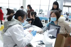 贵黔医院积极开展2025年无偿献血活动图片