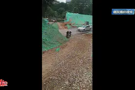 福州这条路坑洼难行，频频有人摔倒！何时能修复？图片