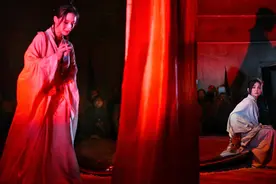 话剧《霸王别姬》让观众进入“楚军营帐”，围观剧中人物爱恨情仇图片