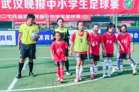 9岁“小小王霜”，惊艳“晚报杯”赛场！图片