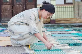 “95后”手艺人用竹子编出了夕阳、麦浪与蓝天｜匠心图片