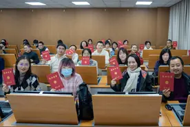 “在上班和上进之间，我选择上夜校。”高校开夜校，怎么就火了？图片