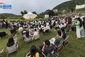 余华新书《山谷微风》三亚首发 开启一场有“风”的高端聊天局图片