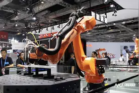 新技术新产品，超350家机器人“放大招”！工博会对话库卡图片