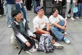 魔都眼｜北外滩双大屏直播F1中国大奖赛图片