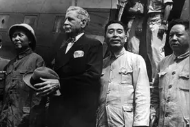 历史上的今天｜1945年8月28日，毛泽东赴重庆谈判视频封面