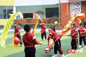 桂阳：“萌童”制龙舞龙  沉浸式体验“二月二”传统习俗图片