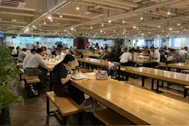 现烧三菜一汤30元吃饱吃好，上海静安白领午餐单位达48家图片