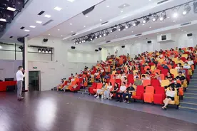 作家六神磊磊携新书《唐诗寒武纪》亮相佛山悦读节，与读者畅谈“唐诗之美”图片