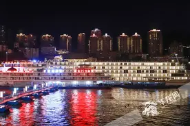 长江三峡游再添万吨级游轮 首个主题游轮文物展亮相图片