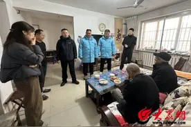 中国石油滨州公司西城党支部：警企携手献爱心 情暖孤寡老人心图片