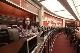 芝加哥大学学生走进上海市人大：找寻上海发展背后的秘密图片