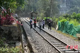 用脚步丈量历史 滇越铁路徒步热让百年工业遗产活起来图片