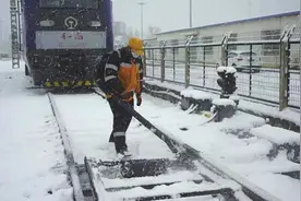 中铁渤海轮渡保障航班正点发出图片